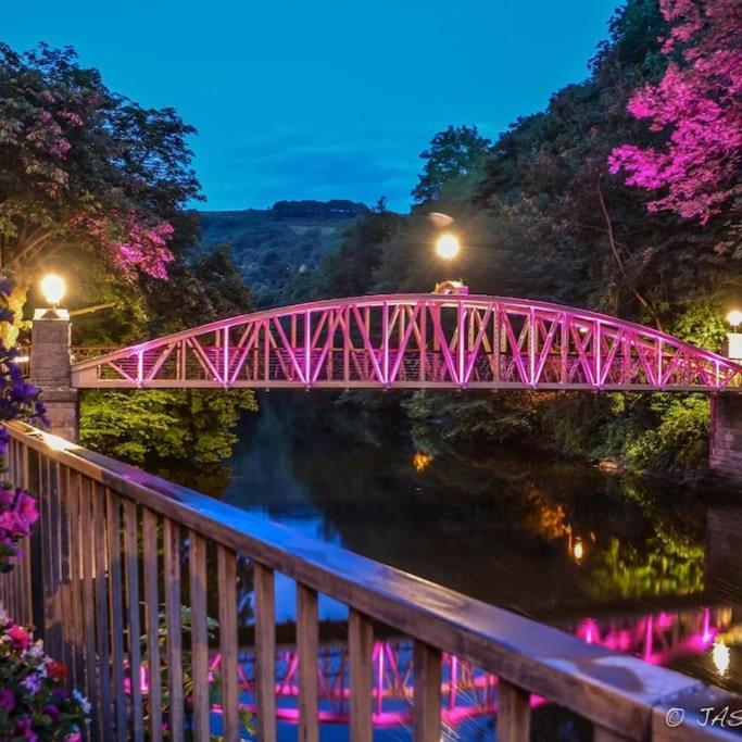 Birds Nest, Romantic Getaway With Stunning Views Матлок Экстерьер фото